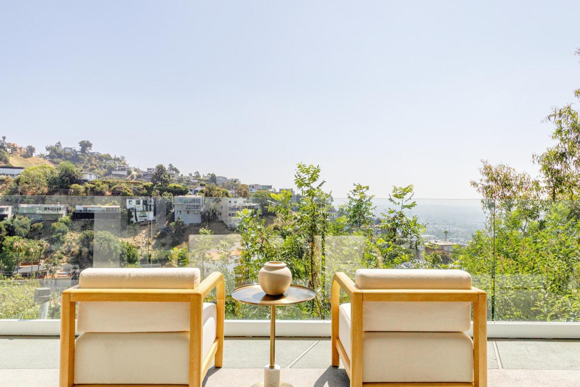 Villa Elevate La - House With Infinity Pool