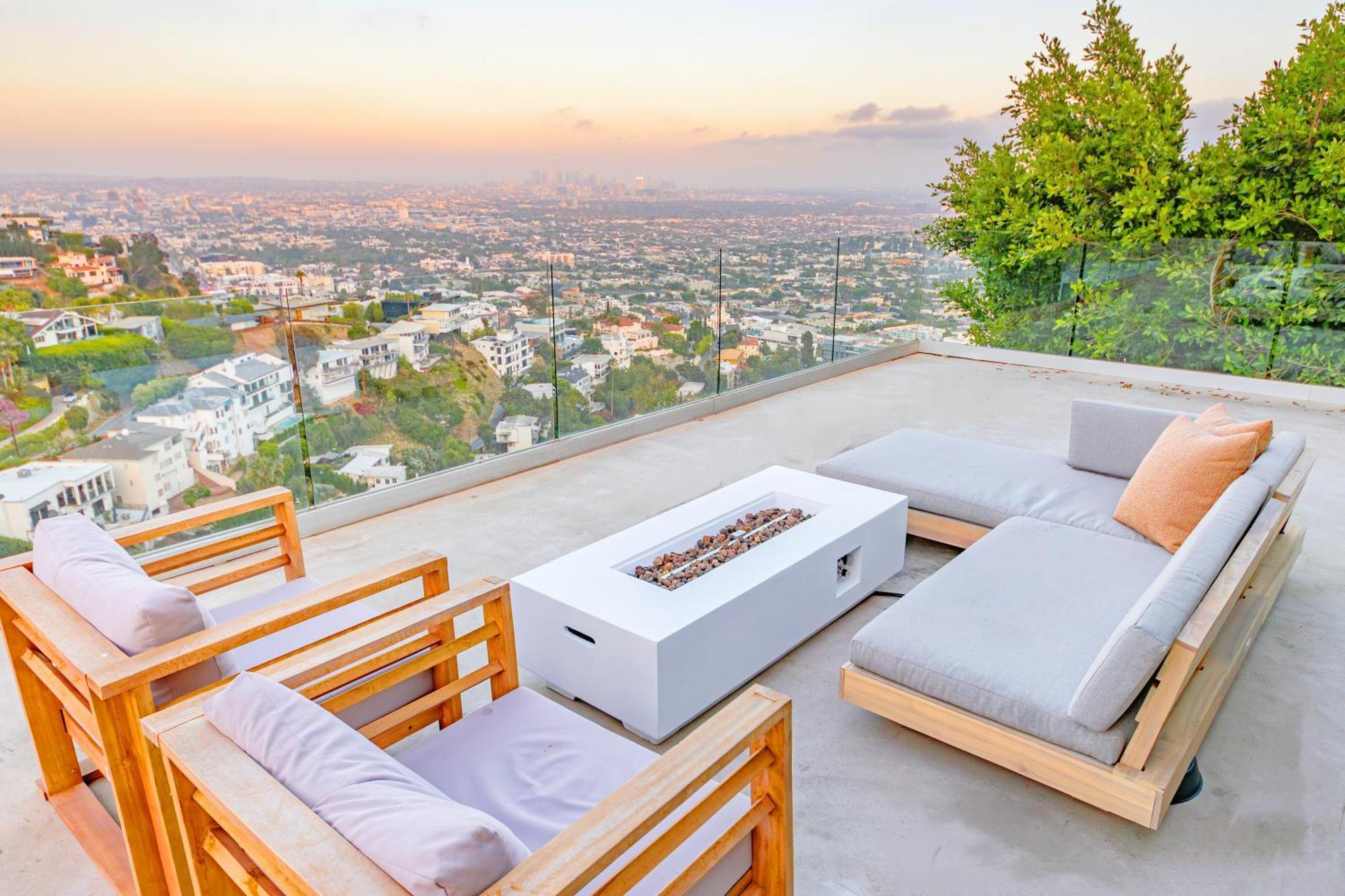 Villa Elevate La - House With Infinity Pool *