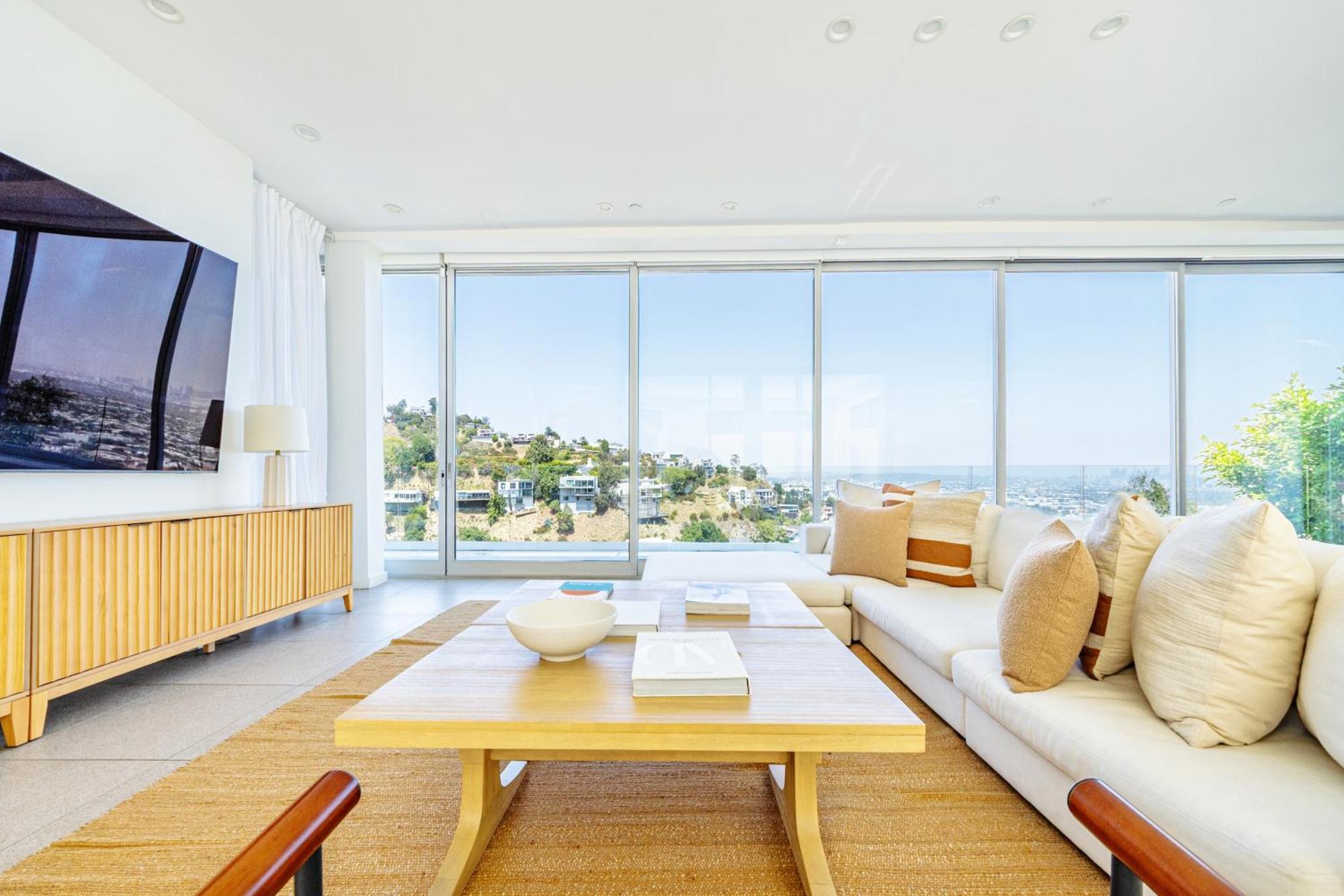Villa Elevate La - House With Infinity Pool *